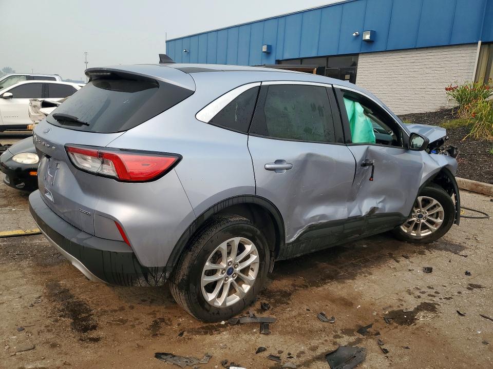 Photo 3 from auction – 2022 FORD ESCAPE with VIN 1FMCU9BZ6NUA62029