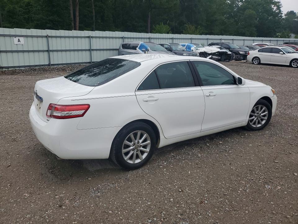 Photo 3 from auction – 2011 TOYOTA CAMRY with VIN 4T1BF3EK6BU700745