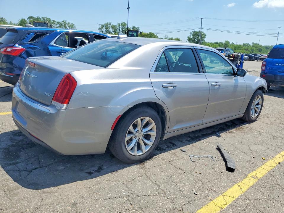Photo 3 from auction – 2016 CHRYSLER 300 with VIN 2C3CCAAG2GH206890