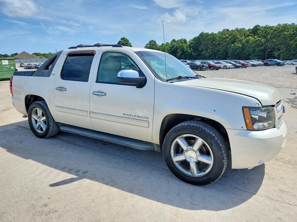 Zdjęcie 4 z aukcji – 2011 CHEVROLET AVALANCHE z VIN 3GNMCGE09BG404821