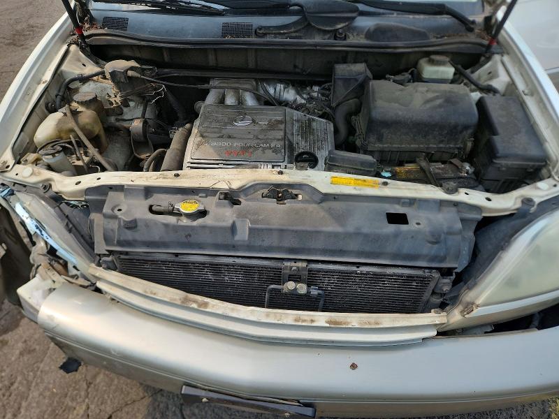 Photo 11 from auction – 2001 LEXUS RX with VIN JTJHF10U910166851