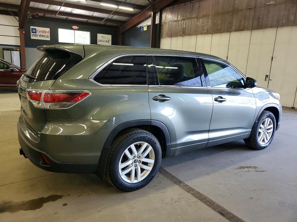 Photo 3 from auction – 2016 TOYOTA HIGHLANDER with VIN 5TDBKRFH2GS269323