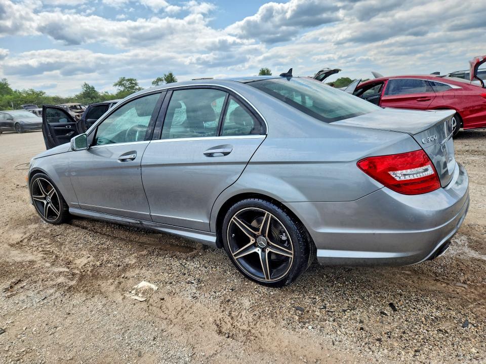 Photo 2 from auction – 2014 MERCEDES-BENZ C with VIN WDDGF8AB2EG209899