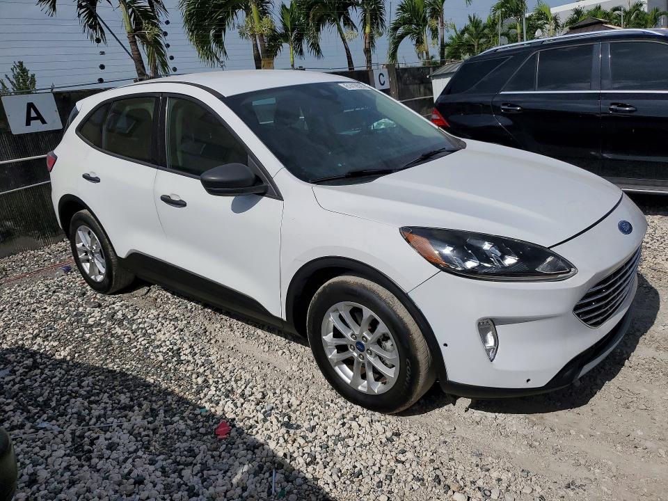Photo 4 from auction – 2020 FORD ESCAPE with VIN 1FMCU0F65LUB56248