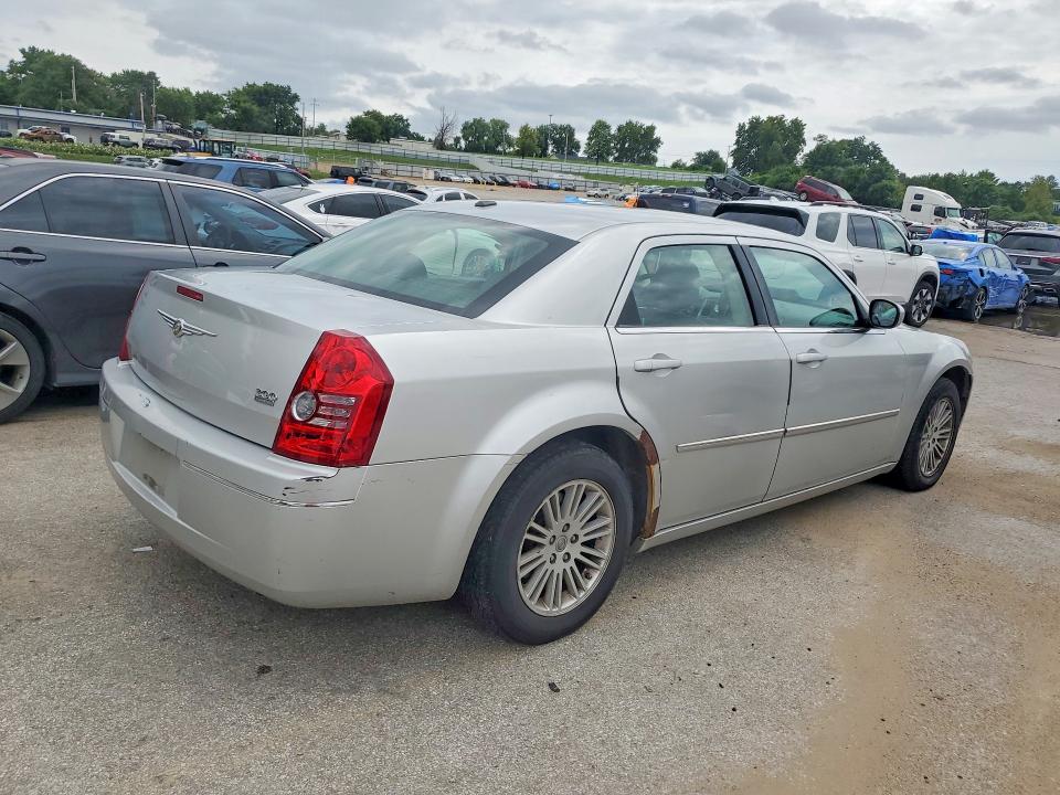 Фото 3 с аукциона – 2009 CHRYSLER 300 с VIN 2C3KA53V39H574518