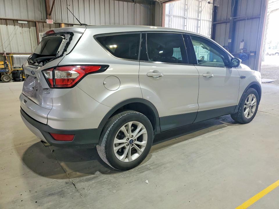 Photo 3 from auction – 2017 FORD ESCAPE with VIN 1FMCU0GD5HUE05345