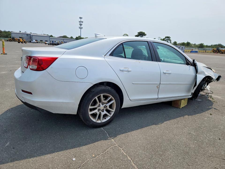 Photo 3 from auction – 2015 CHEVROLET MALIBU with VIN 1G11C5SL6FU152648
