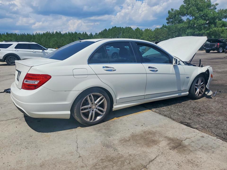 Photo 3 from auction – 2012 MERCEDES-BENZ C with VIN WDDGF4HB2CR223253