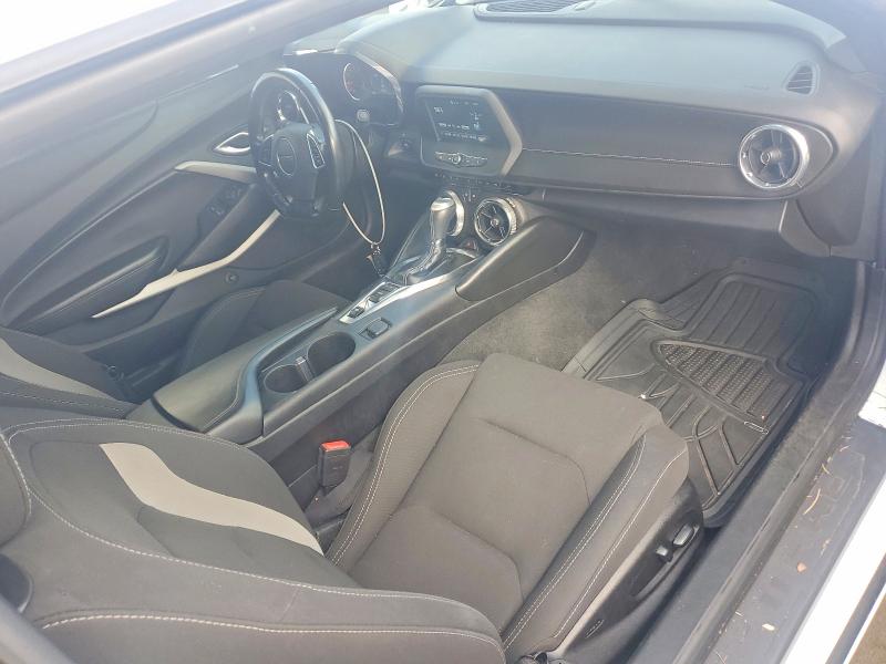 Photo 8 from auction – 2018 CHEVROLET CAMARO with VIN 1G1FB1RS7J0141138