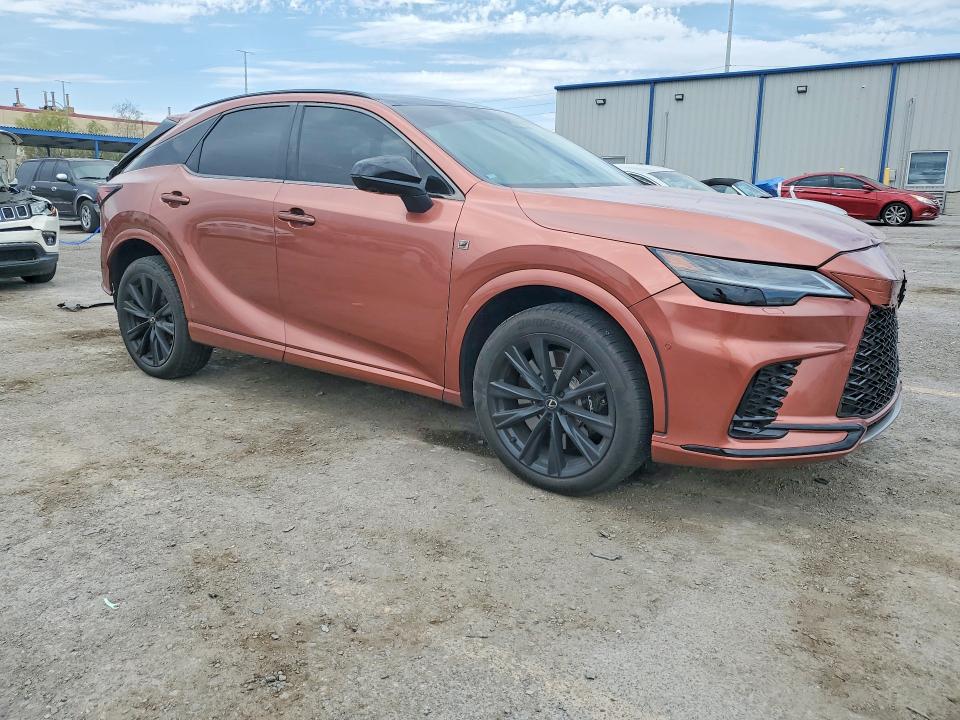 Foto 4 de la subasta – 2023 LEXUS RX con VIN 2T2BCMEA3PC003642