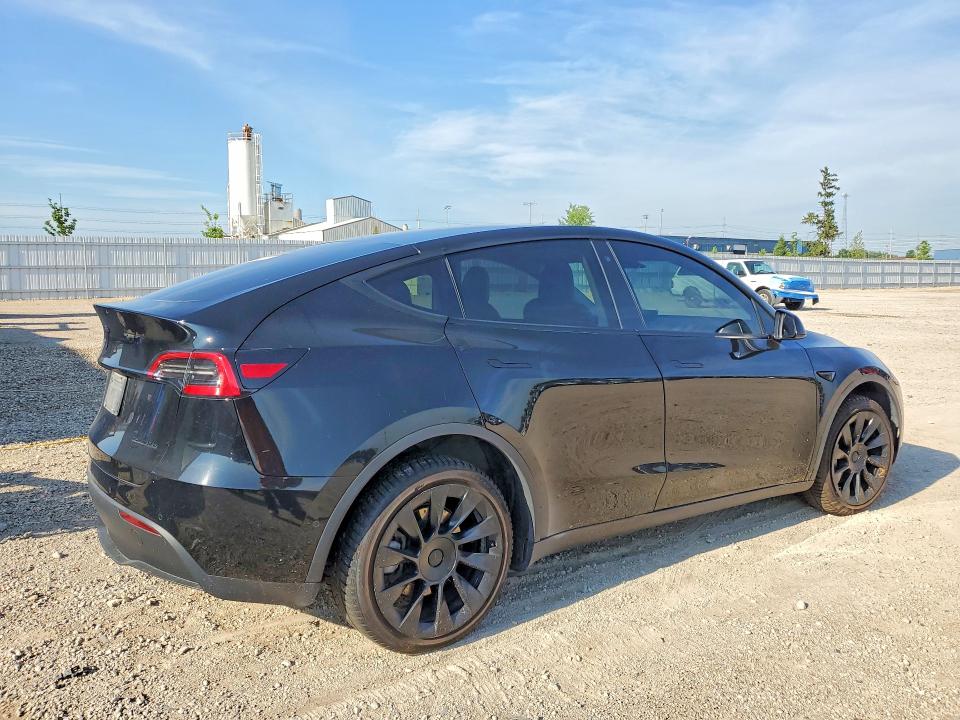 Photo 3 from auction – 2021 TESLA MODEL Y with VIN 5YJYGDEE1MF063139