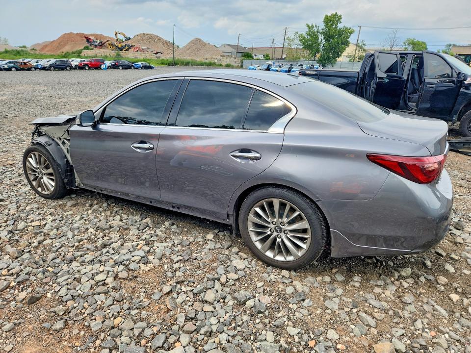 Photo 2 from auction – 2019 INFINITI Q50 with VIN JN1EV7AR5KM552914