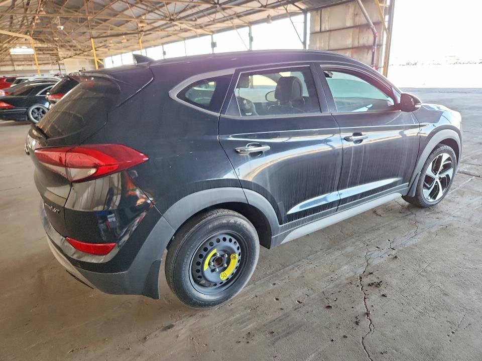 Photo 3 from auction – 2017 HYUNDAI TUCSON with VIN KM8J33A23HU467992