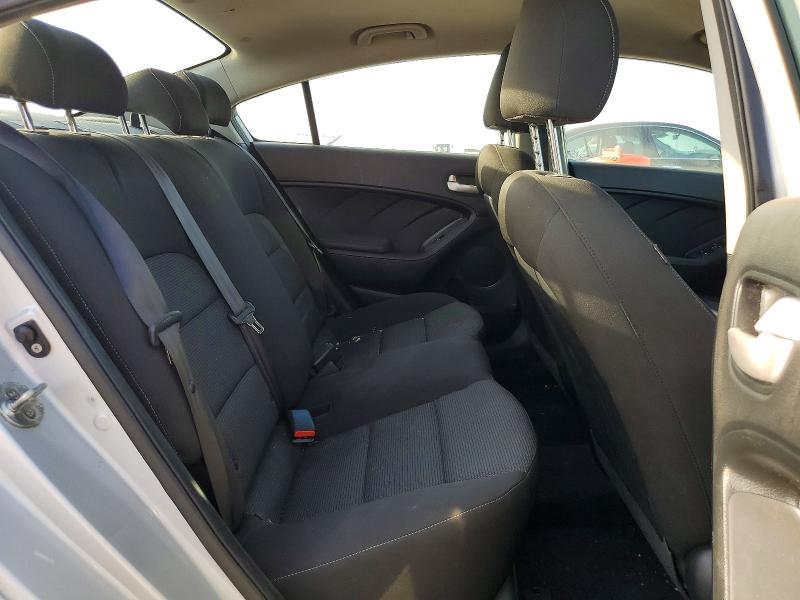 Photo 10 from auction – 2017 KIA FORTE with VIN 3KPFK4A7XHE041889