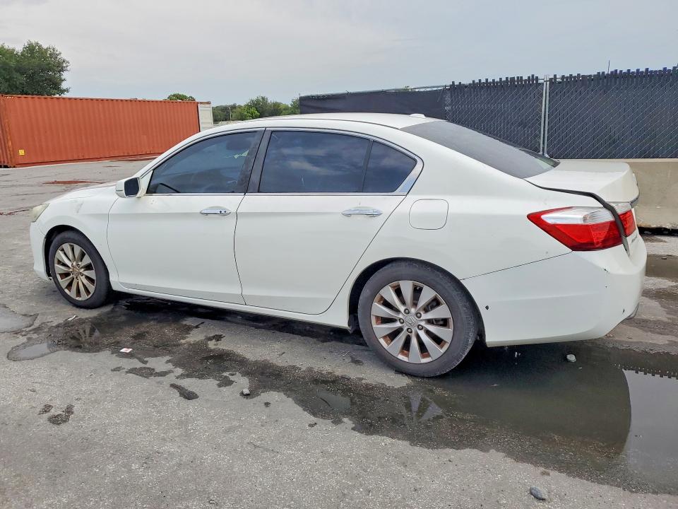 Photo 2 from auction – 2013 HONDA ACCORD with VIN 1HGCR2F8XDA077763
