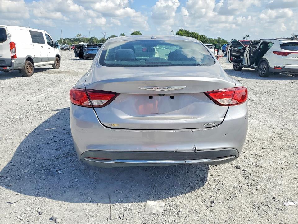 Photo 6 from auction – 2016 CHRYSLER 200 with VIN 1C3CCCAB2GN164485