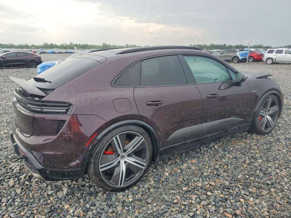 Photo 3 from auction – 2024 PORSCHE MACAN with VIN WP1AC2XA2RL200309