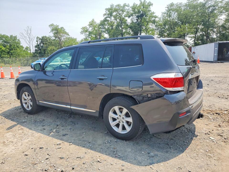 Photo 2 from auction – 2013 TOYOTA HIGHLANDER with VIN 5TDBK3EH5DS221082