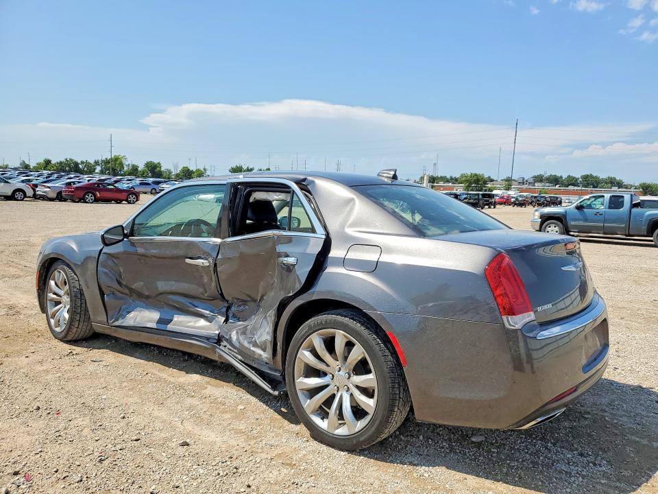 Photo 2 from auction – 2019 CHRYSLER 300 with VIN 2C3CCAEG1KH585805