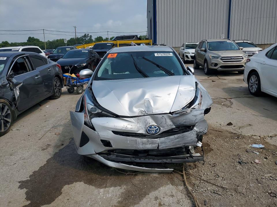 Photo 5 from auction – 2018 TOYOTA PRIUS with VIN JTDKBRFU4J3065421