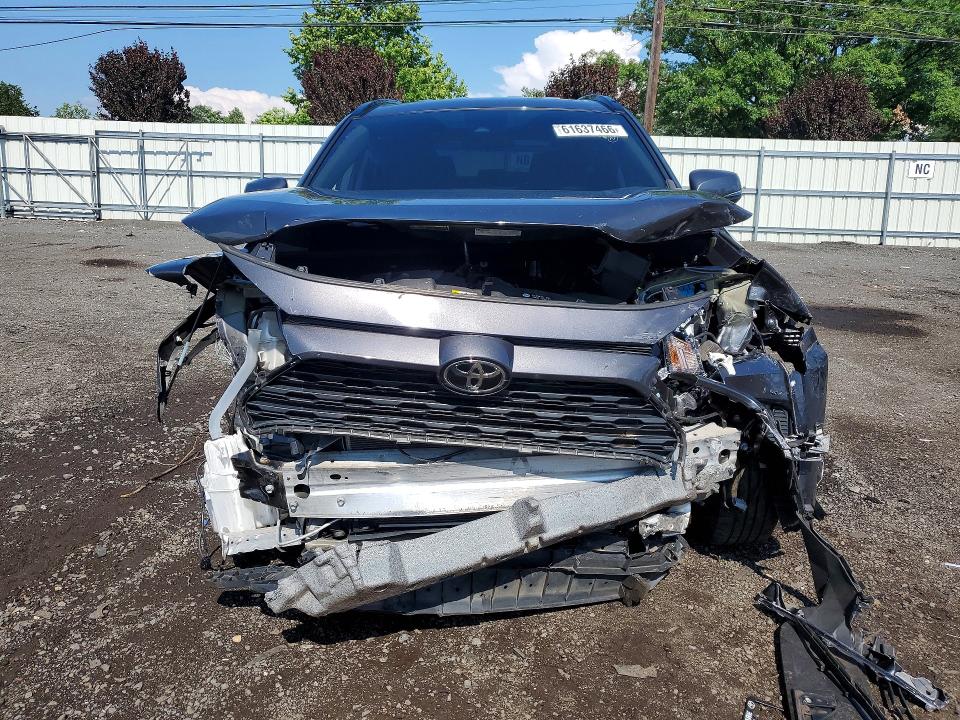 Photo 5 from auction – 2022 TOYOTA RAV4 with VIN 2T3P1RFV3NW299215