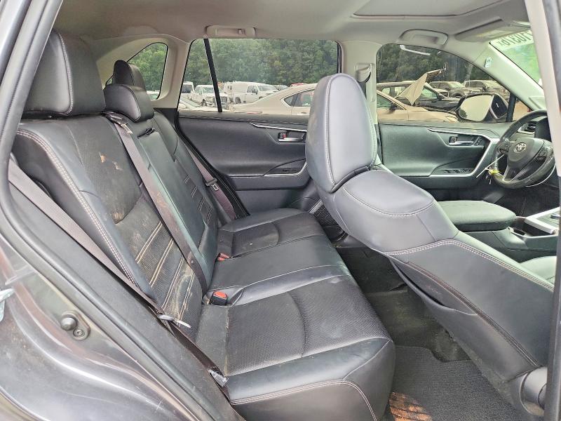 Photo 11 from auction – 2019 TOYOTA RAV4 with VIN JTMN1RFV7KD039447