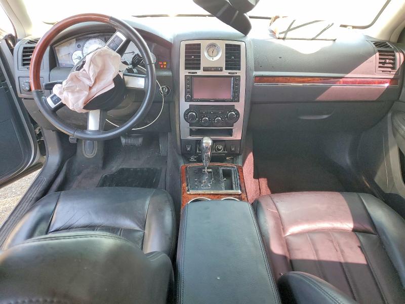 Photo 8 from auction – 2010 CHRYSLER 300C with VIN 2C3CA6CT5AH279692