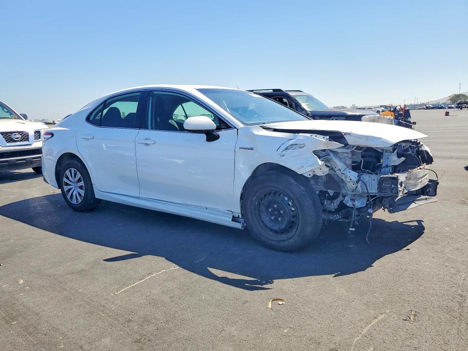 Photo 4 from auction – 2020 TOYOTA CAMRY with VIN 4T1C31AK8LU533183