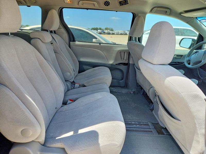 Photo 11 from auction – 2014 TOYOTA SIENNA with VIN 5TDKK3DCXES454009