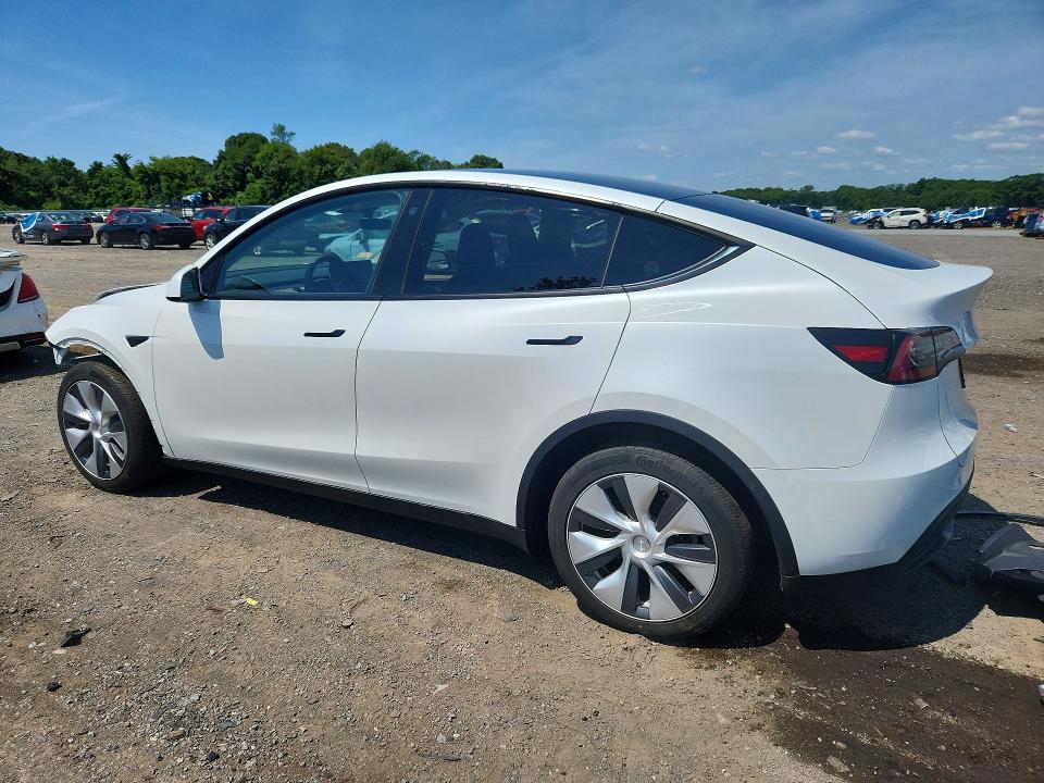 Снимка 2 от търг – 2023 TESLA MODEL Y с VIN 7SAYGDEE5PA081485