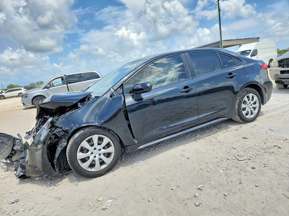 TOYOTA COROLLA 2022 with VIN JTDEPMAE6NJ193372 - Photo from auction