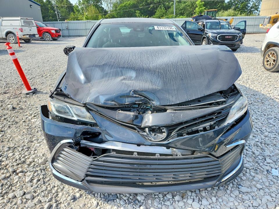 Photo 5 from auction – 2021 TOYOTA CAMRY with VIN 4T1C11AK2MU596867
