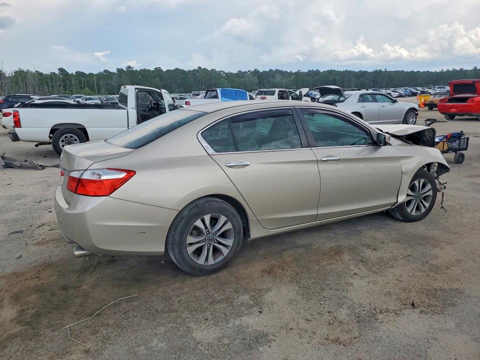 Photo 3 from auction – 2015 HONDA ACCORD with VIN 1HGCR2F32FA162989