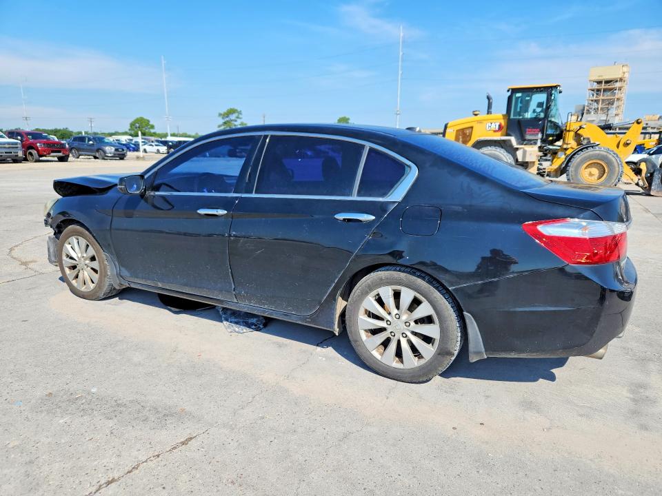 Photo 2 from auction – 2015 HONDA ACCORD with VIN 1HGCR3F88FA025881