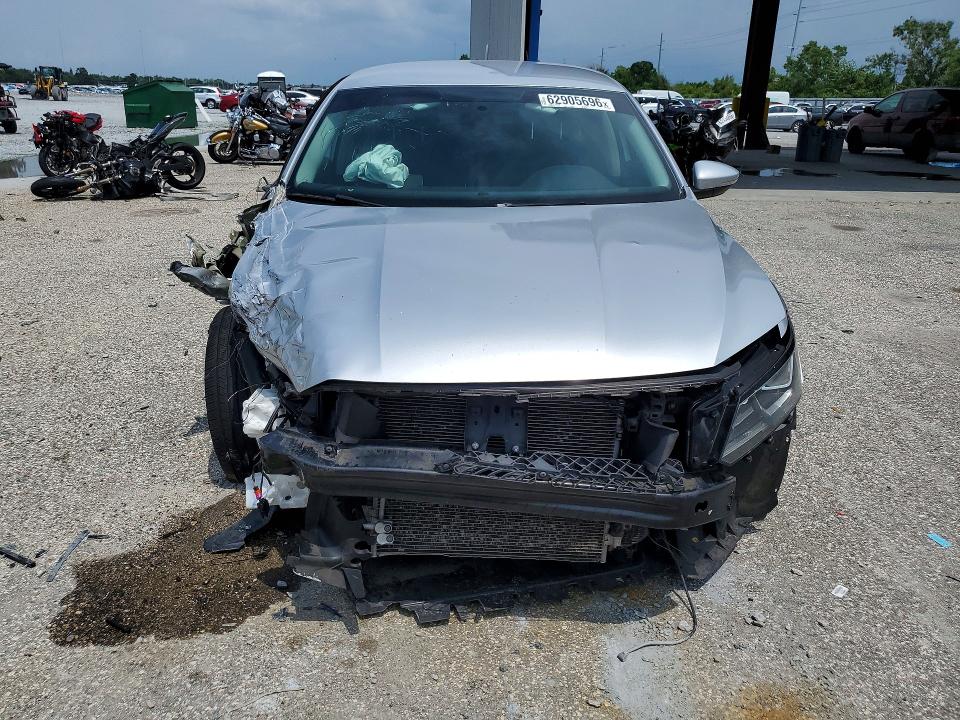 Photo 5 from auction – 2016 VOLKSWAGEN PASSAT with VIN 1VWAT7A30GC053462