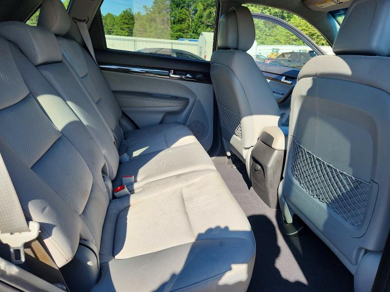 Photo 11 from auction – 2012 KIA SORENTO with VIN 5XYKT3A12CG292175