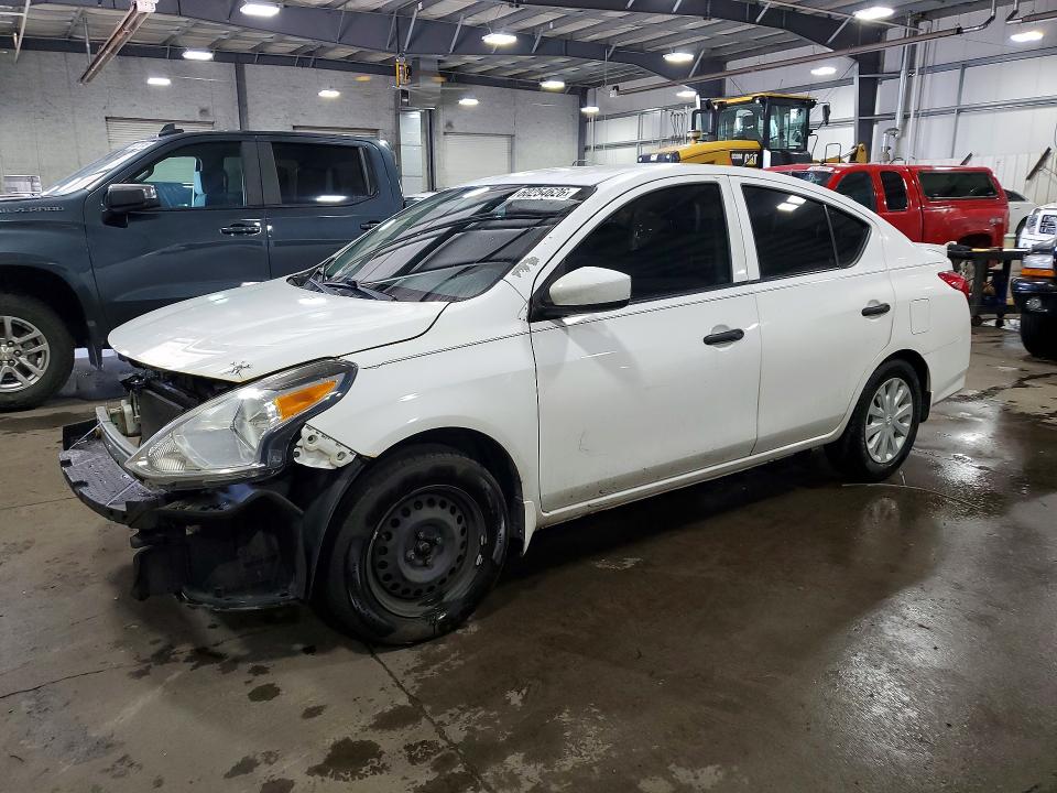 NISSAN VERSA 2018 with VIN 3N1CN7AP2JL885439 - Photo from auction