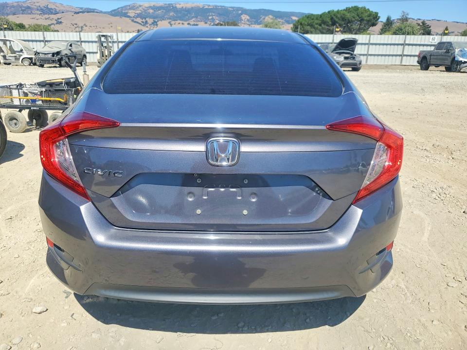 Photo 6 from auction – 2017 HONDA CIVIC with VIN 2HGFC2F55HH512507