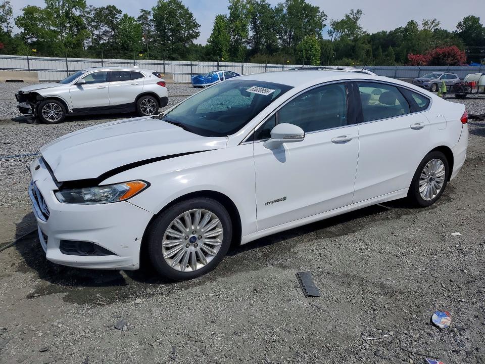 FORD FUSION 2016 with VIN 3FA6P0LU1GR387873 - Photo from auction