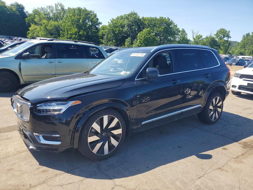 VOLVO XC90 2025 with VIN YV4H60PE4S1307698 - Photo from auction