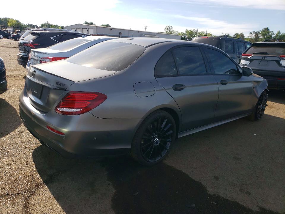 Photo 3 from auction – 2017 MERCEDES-BENZ E with VIN WDDZF6EB7HA246882