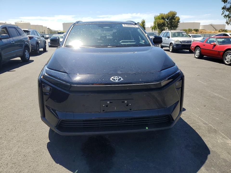 Photo 5 from auction – 2026 TOYOTA BZ with VIN JTMBCAEB4TA010545