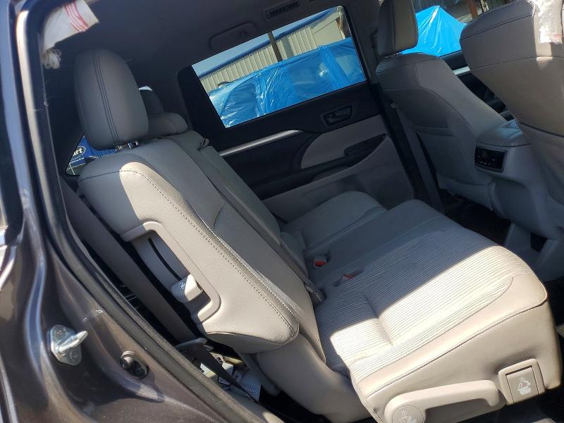 Photo 11 from auction – 2016 TOYOTA HIGHLANDER with VIN 5TDBKRFH3GS340402
