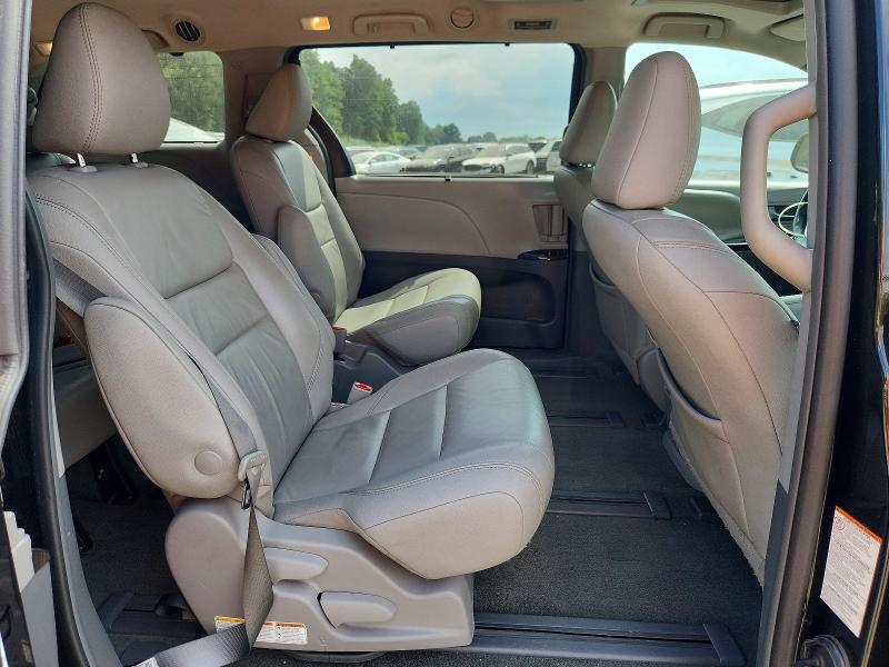 Photo 11 from auction – 2018 TOYOTA SIENNA with VIN 5TDDZ3DC4JS189702