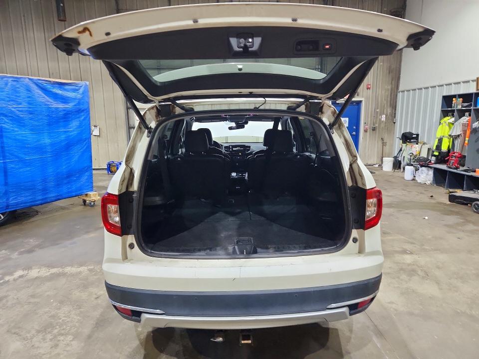 Photo 6 from auction – 2019 HONDA PILOT with VIN 5FNYF6H63KB005310