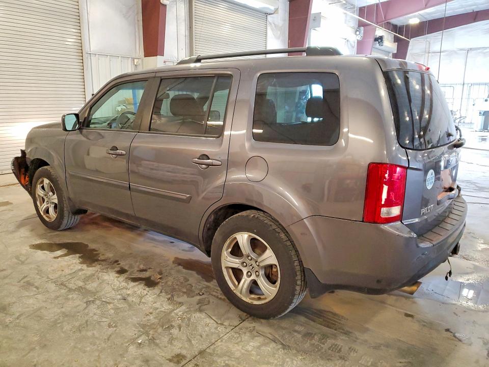 Photo 2 from auction – 2015 HONDA PILOT with VIN 5FNYF4H51FB015478