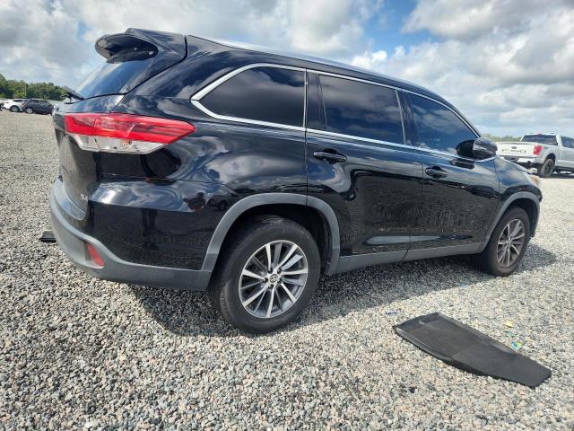 Photo 3 from auction – 2019 TOYOTA HIGHLANDER with VIN 5TDKZRFH7KS351939