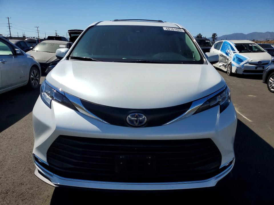 Photo 5 from auction – 2022 TOYOTA SIENNA with VIN 5TDJRKEC8NS084159