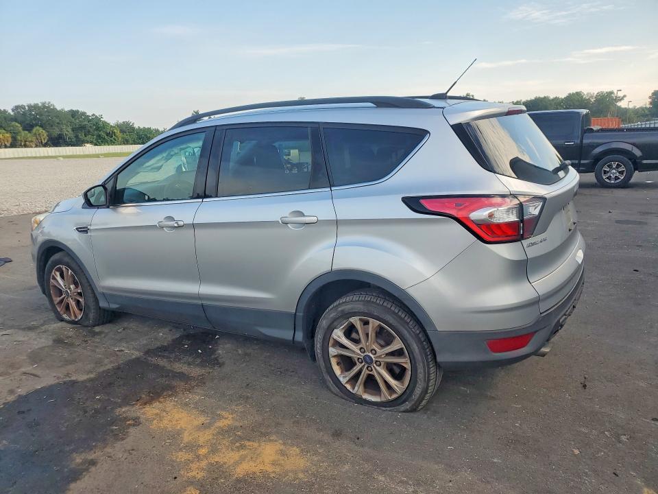 Photo 2 from auction – 2018 FORD ESCAPE with VIN 1FMCU0GD0JUA75183