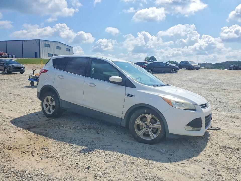 Photo 4 from auction – 2016 FORD ESCAPE with VIN 1FMCU0G77GUB89331
